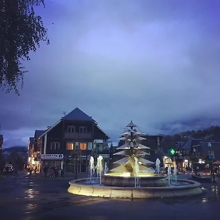 Centre-ville Saint-lary Vue Montagne *