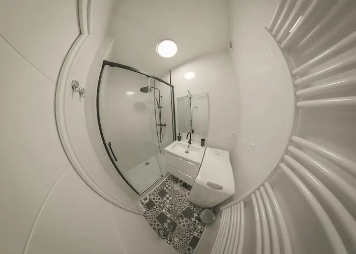 Centre-ville Saint-lary Vue Montagne