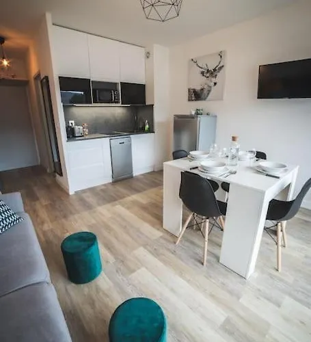 Centre-ville Saint-lary Vue Montagne * Saint-Lary-Soulan