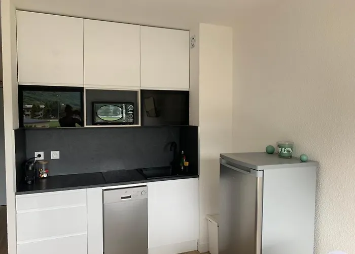 Centre-ville Saint-lary Vue Montagne サン・ラリー・スラン