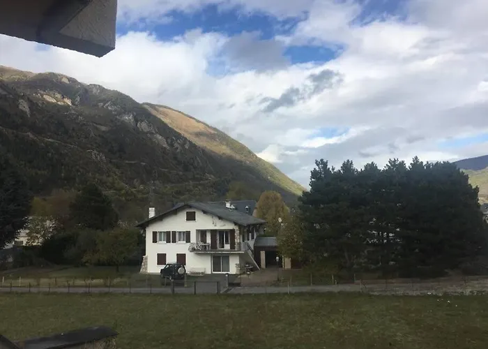 Centre-ville Saint-lary Vue Montagne * Saint-Lary-Soulan