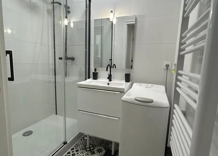 Centre-ville Saint-lary Vue Montagne * サン・ラリー・スラン